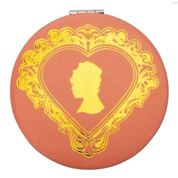 Bridgerton Compact Mirror with Gold Heart Design (NIB) - Picture 3 of 8
